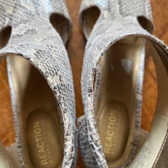 Kenneth Cole Reaction Women"s Cut out bootie Sandal size 7.5 snake skin … - Picture 7 of 9